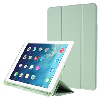Skin-touch Smart Leather Tri-fold Stand Fodral med pennfack för iPad Air (2013) / Air 2 /  (2018/2017)