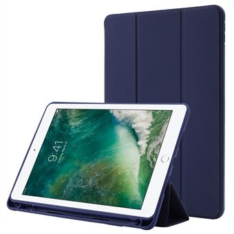 För iPad 10.2 (2021) / (2020) / (2019) Skin-touch Feeling PU Leather + TPU Tri-fold Stand Cover Anti-drop Tablet Case med pennfack