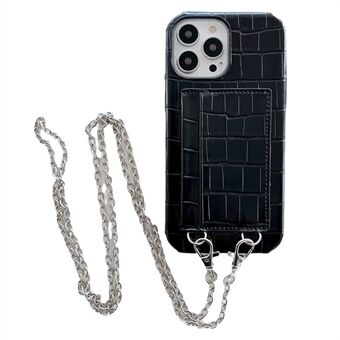 För iPhone 15 Stöttålig Väska med Krokodiltextur PU+PC-telefonfodral med 2 kortplatser Anti-Drop-telefonskal med rem.
