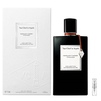 Köp för minst 500 SEK för att få denna present "Moonlight Cherry Van Cleef and Arpels - Eau de Parfum - Doftprov - 2 ml\'\'